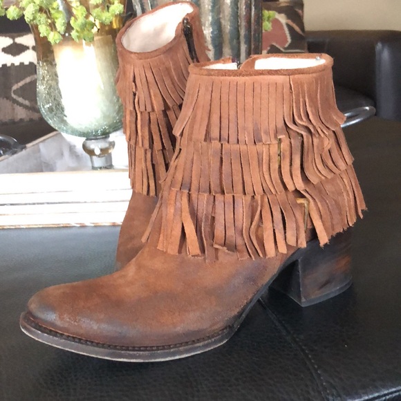 FREEBIRD GENUINE LEATHER FRINGE BOOTS….Amazing Boots! 🌺 EUC! - Picture 6 of 16